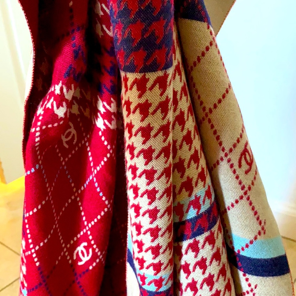 New scarf - Picture 4 of 4